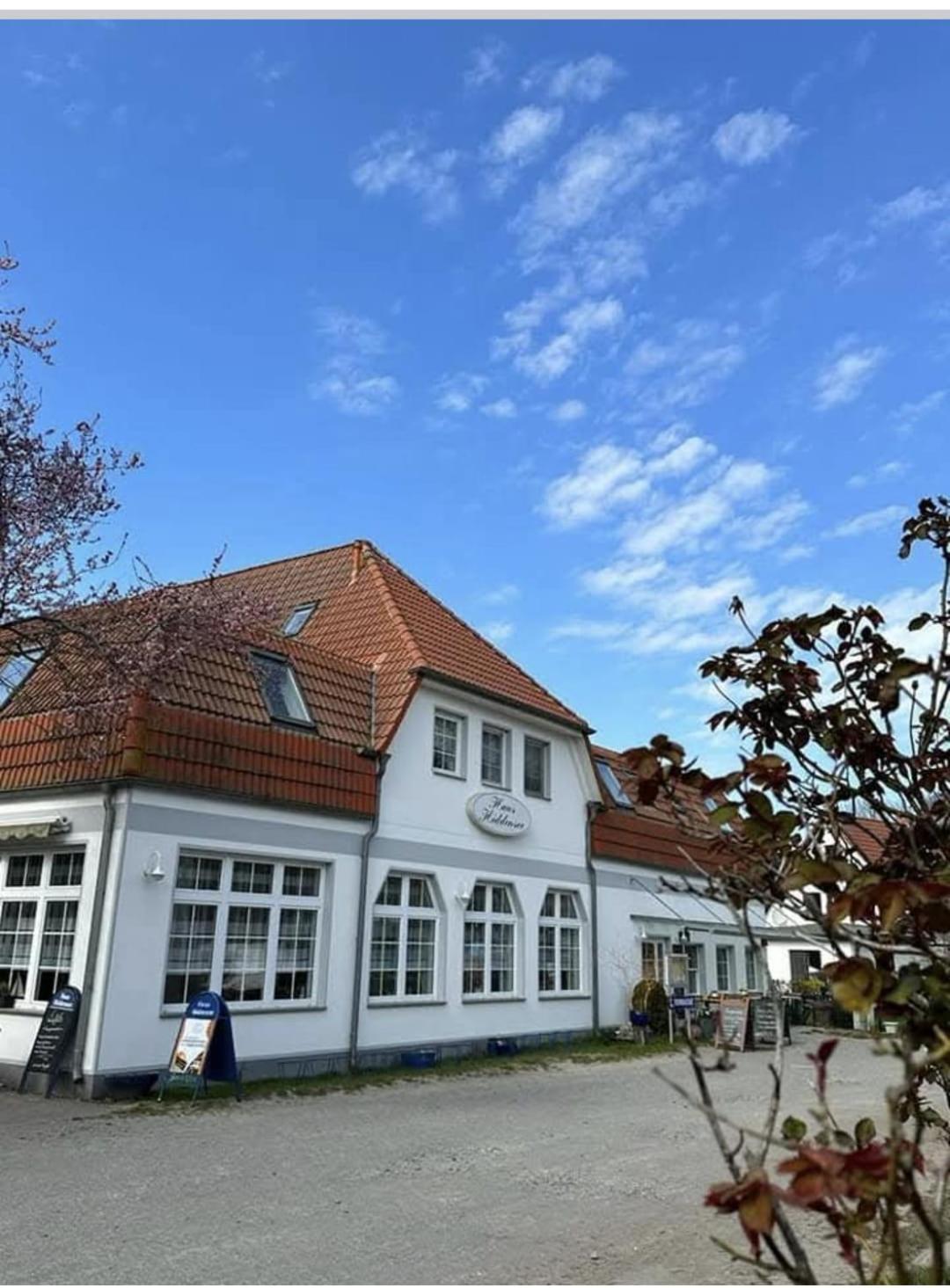 Pension & Restaurant Haus Hiddensee Kloster Eksteriør billede