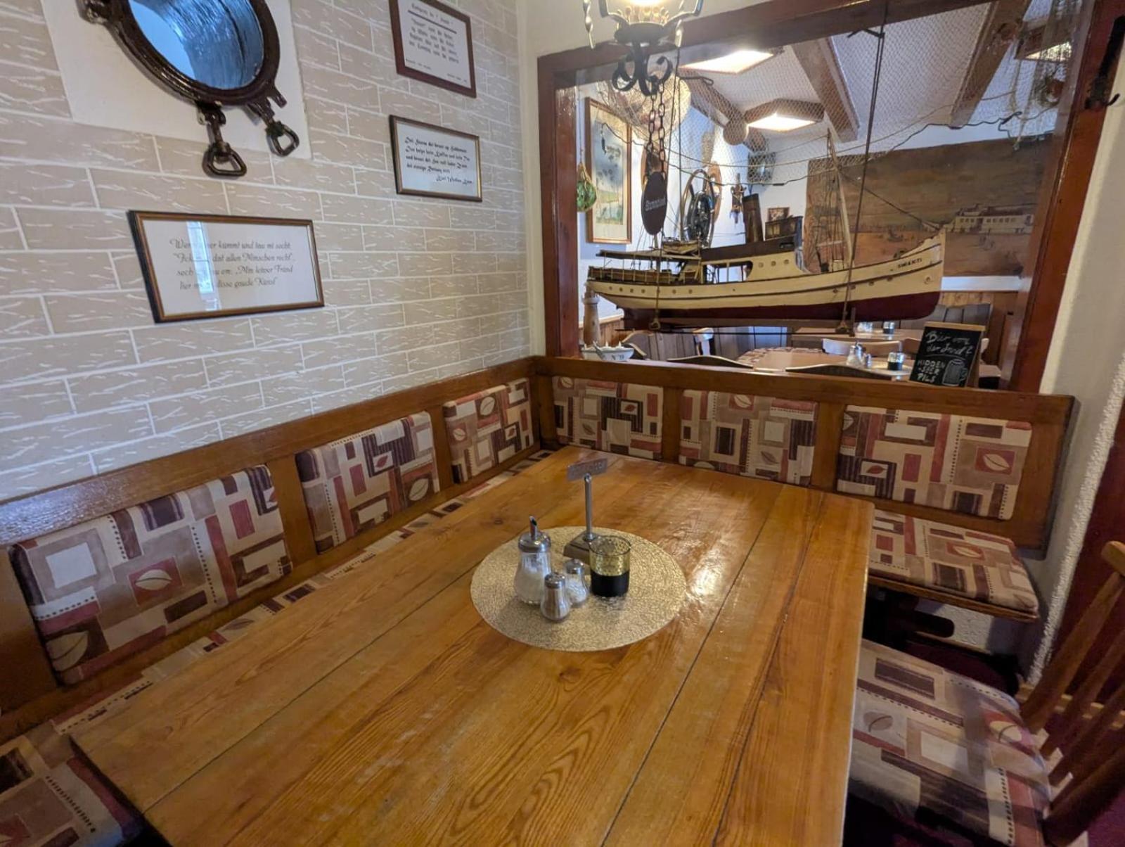 Pension & Restaurant Haus Hiddensee Kloster Eksteriør billede